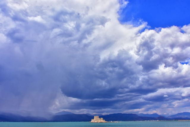 Κακοκαιρία έως και την Πέμπτη: Φτάνει η «Νεφέλη»