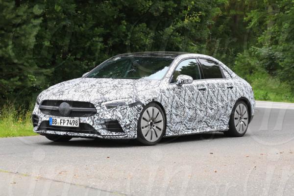 Mercedes-AMG A35 Sedan: Συνδετικός κρίκος