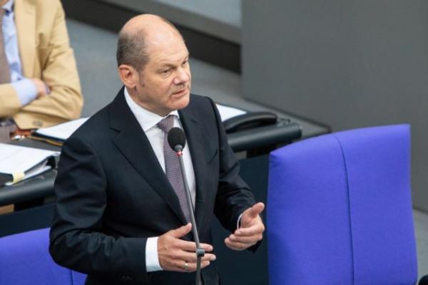 Σολτς: Η Ελλάδα έχει την ευκαιρία να σταθεί και πάλι στα πόδια της