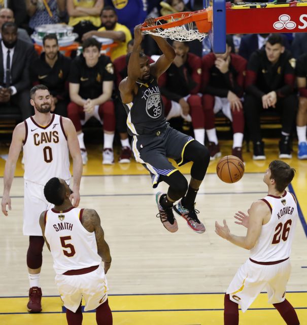 Οι Oυόριορς έκαναν το 2-0 με «εκτελεστή» τον Κάρι