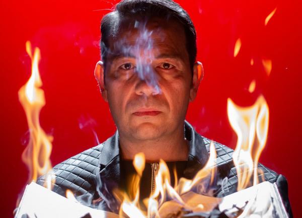 «Φαρνάιτ 451» του Μοσχόπουλου στο Φεστιβάλ Αθηνών