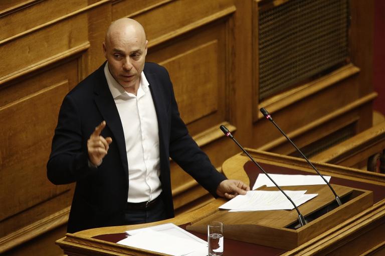 Απίστευτους μισθούς για golden boys του Υπερταμείου κατήγγειλε ο Αμυράς