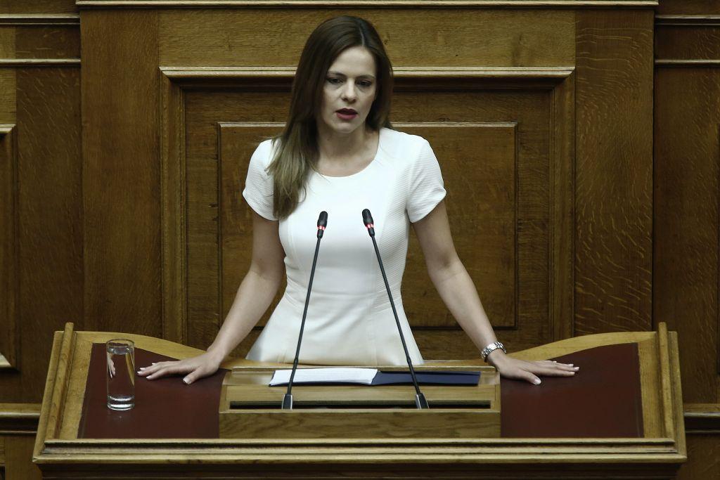 Αχτσιόγλου: Από μόνη της η υπογραφή δεν δεσμεύει την Ελλάδα