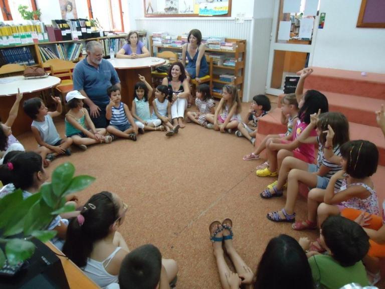 Στη βιβλιοθήκη Χανίων «κάθε μήνα είχαν θέμα»