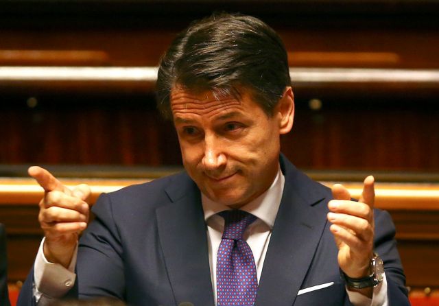 Ο ιταλός πρωθυπουργός συγχαίρει Τσίπρα και Ζάεφ για τη συμφωνία