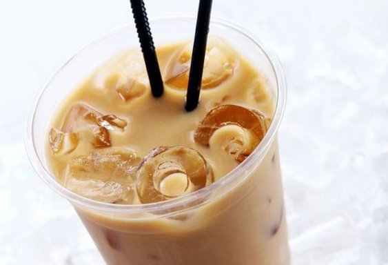 Παγωμένος εσπρέσο με αμύγδαλα, μέλι και λεβάντα