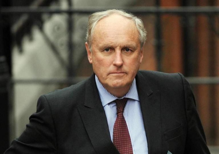 Αποχωρεί από τη διεύθυνση της Daily Mail ο Πολ Ντάκρι