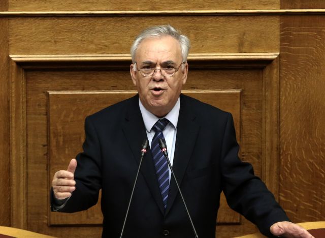 «Μέτωπο λογικής» για ΠΓΔΜ και πολυνομοσχέδιο ζήτησε ο Δραγασάκης