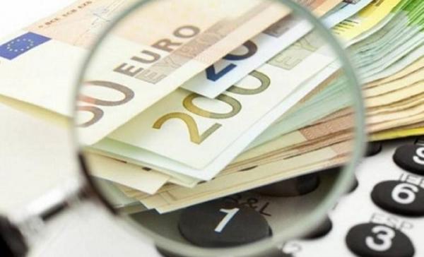 Λαβράκια φοροδιαφυγής και υψηλών χρεώσεων τουριστών βγάζει η ΑΑΔΕ