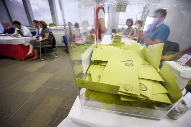 Λιγότεροι από τους μισούς τούρκους της Γερμανίας έχουν ψηφίσει