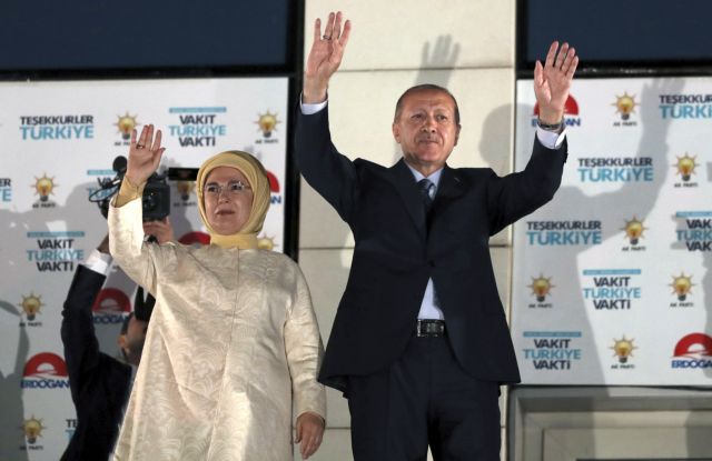 Τουρκία: Κυρίαρχος ο Ερντογάν, νέος Πρόεδρος με 52,5%