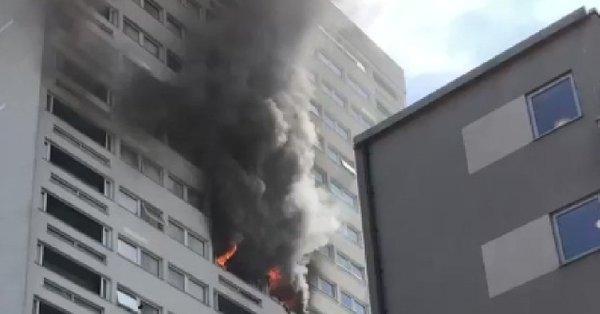 Πυρκαγιά σε πολυώροφο κτίριο στο Λονδίνο