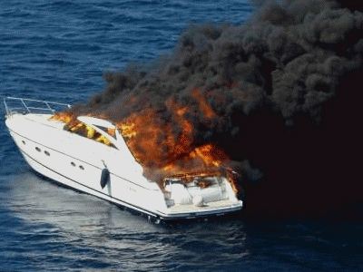Πόρτο Ράφτη: Φωτιά σε ταχύπλοο σκάφος
