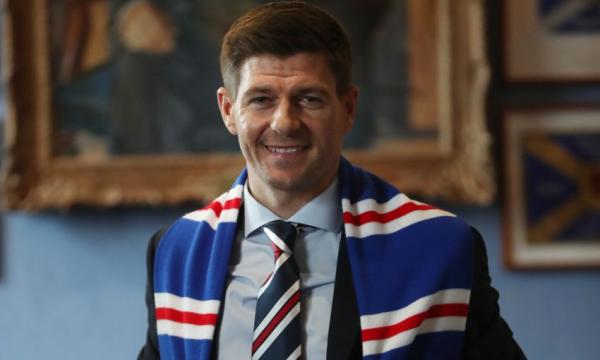 Ο Τζέραρντ αποθεώνει Σάουθγκεϊτ και εθνική Αγγλίας