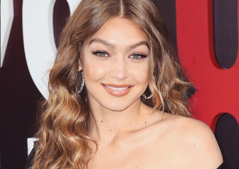 Η Τζίτζι Χαντίντ στη Μύκονο για διακοπές