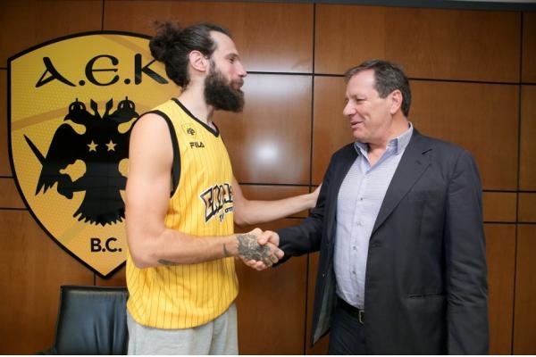 Επισήμως παίκτης της ΑΕΚ ο Χάρης Γιαννόπουλος