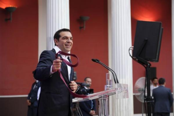Από την Ελλάδα της κανονικότητας στα φανταστικά σενάρια πολιτικής εκτροπής