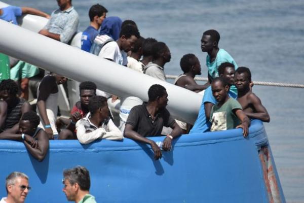 Στην Ιταλία πλοίο με 41 διασωθέντες μετανάστες