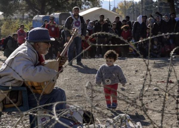 Αντίθετα με την κραταία αντίληψη τα στοιχεία για το μεταναστευτικό