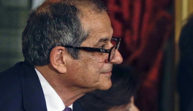 Ιταλός ΥΠΟΙΚ: Δεν εγκαταλείπουμε το ευρώ