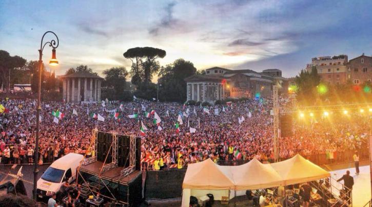 Πανηγυρική συγκέντρωση του Κινήματος των Πέντε Αστέρων στη Ρώμη
