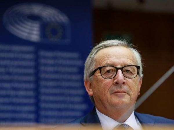 Ο Γιούνκερ αναλαμβάνει πρωτοβουλία για τους έλληνες στρατιωτικούς