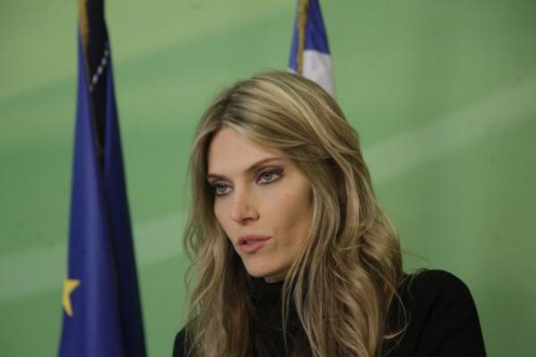 Καϊλή: Ξεπουλάνε την ψυχή τους για να γίνουν αποδεκτοί στους έξω