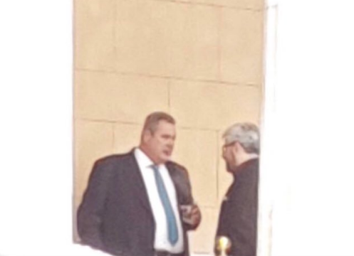 Με τσιγάρο και ποτό ο Καμμένος μετά την ομιλία του για τη Μακεδονία