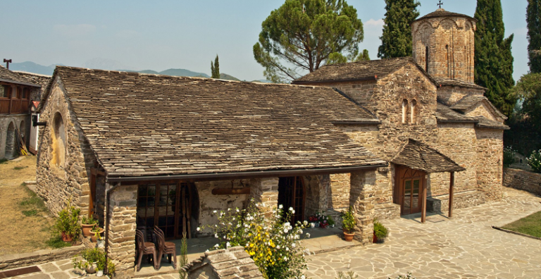 Οι θησαυροί της Κόνιτσας : Η Μολυβδοσκέπαστη και το Μπουραζάνι