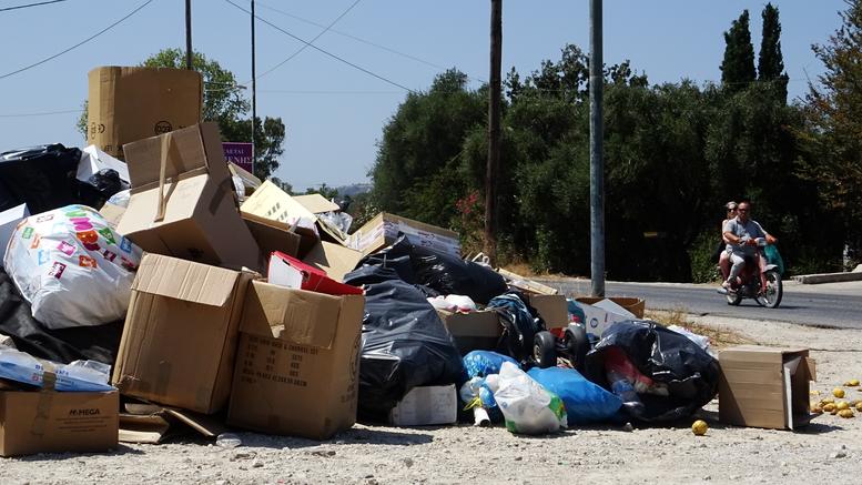 Χιλιάδες τόνοι σκουπιδιών «πνίγουν» την Κέρκυρα