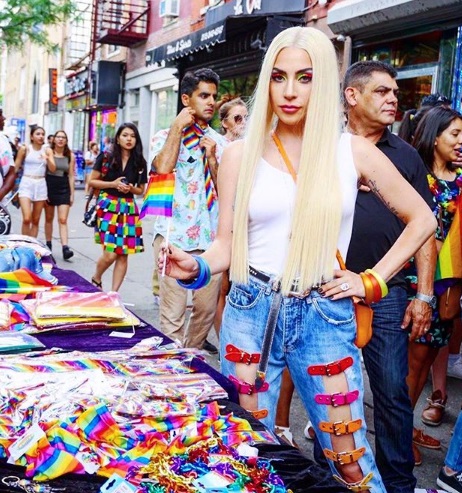 Το ουράνιο τόξο της Lady Gaga