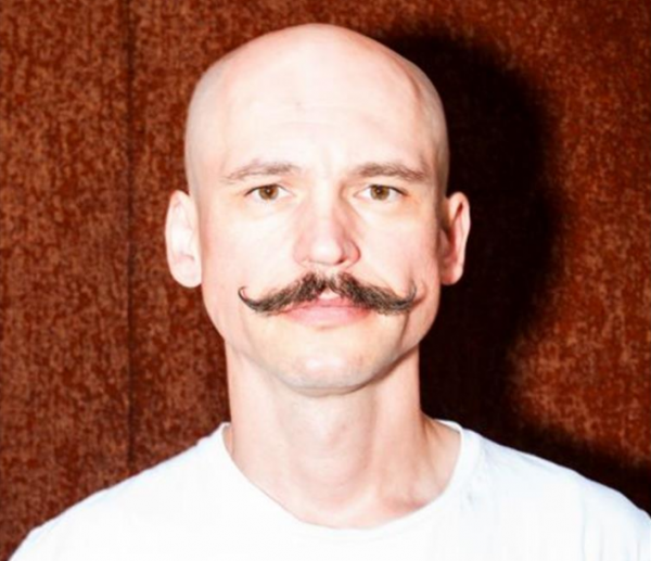 Πάβολ Λίσκα: Η Αμερική ξαναγεννιέται σαν κυνηγός και Νεάντερνταλ