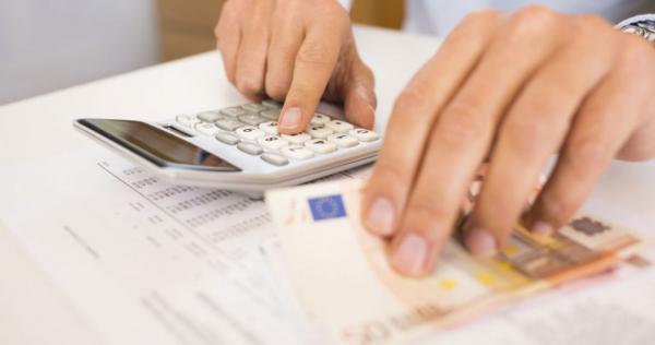 Αποδείξεις: Ποιοι θα πληρώσουν πρόστιμο για το αφορολόγητο