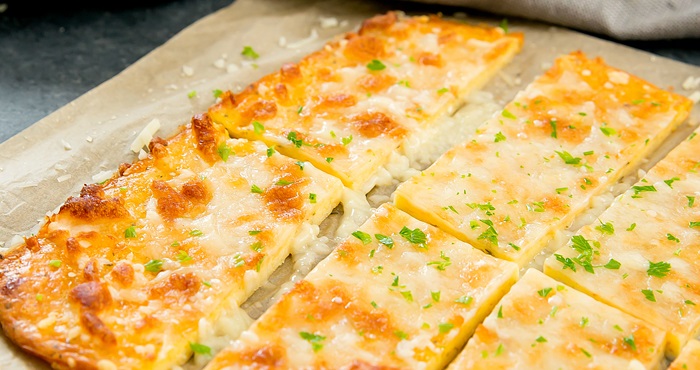 Υγιεινό τυρόψωμο με μοτσαρέλα