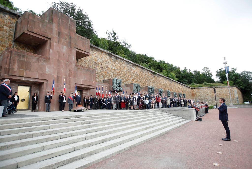 Ο Μακρόν παρέστη στους εορτασμούς της 18ης Ιουνίου στο Παρίσι