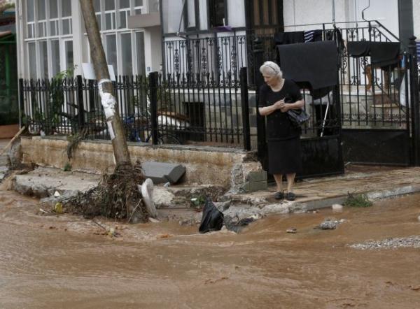 Κυβέρνηση και Δούρου «φταίνε» για τις πλημμύρες στη Μάνδρα λέει η ΝΔ