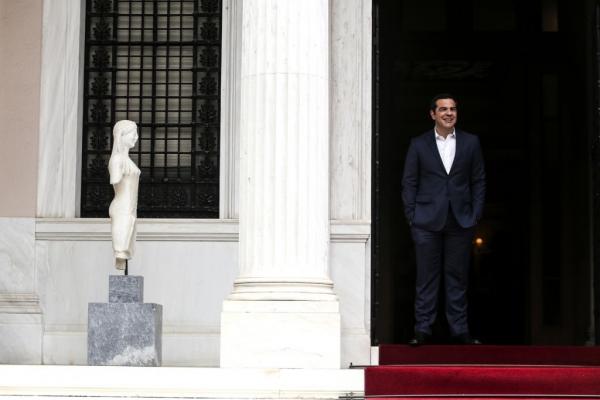 Μαξίμου: «Δόκτωρ Τζέκιλ και μίστερ Χάιντ» ο Κ. Μητσοτάκης για την ΠΓΔΜ