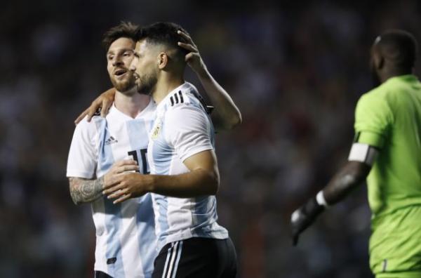 Συγκάτοικοι Μέσι και Αγουέρο στη Ρωσία [Εικόνα]