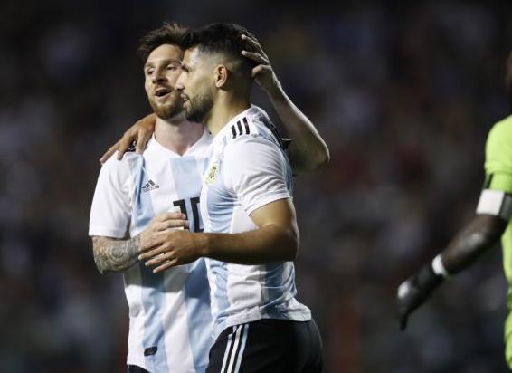 Συγκάτοικοι Μέσι και Αγουέρο στη Ρωσία [Εικόνα]