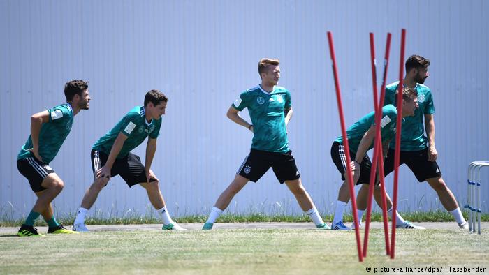 Η Γερμανία χωνεύει ακόμη την ήττα της πρεμιέρας