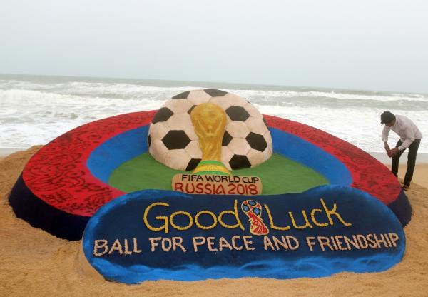 Ρόμπι Γουίλιαμς και διάσημοι τενόροι στην έναρξη του Μουντιάλ