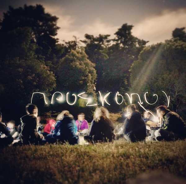 «Κόκκινο» από τους νέους σε πολιτικό σύστημα, συνδικαλισμό – Εμπιστεύονται την οικογένεια