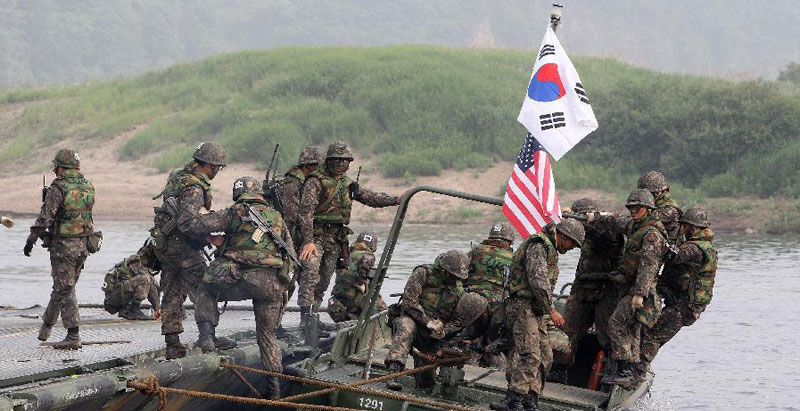 ΗΠΑ και Νότια Κορέα αναστέλλουν τις στρατιωτικές ασκήσεις