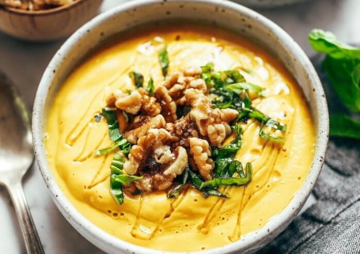 Σούπα λαχανικών με κουρκουμά