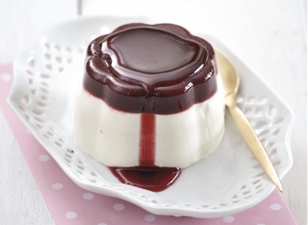 Πανακότα με ζελέ βύσσινο