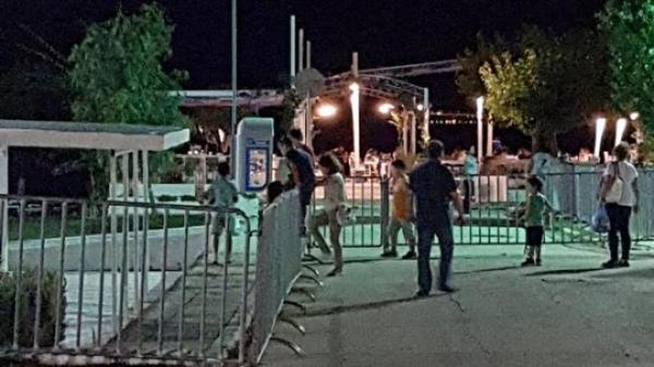 Απίστευτο: Υπάλληλος στην Πάτρα κλείδωσε γήπεδο γεμάτο κόσμο γιατί… σχόλασε