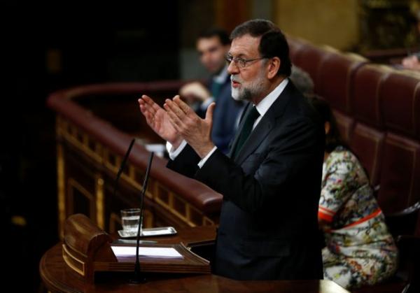 Αλλαγή σκυτάλης στην Ισπανία: Ο Ραχόι παραδέχθηκε την ήττα του