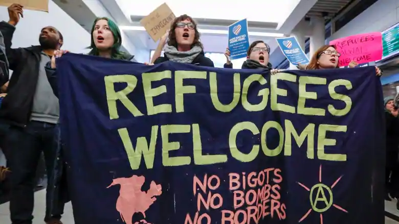 Καταυλισμούς για πρόσφυγες σε αεροπορικές βάσεις ετοιμάζουν οι ΗΠΑ