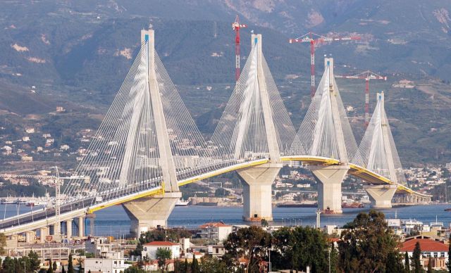 Διαμαρτυρία για τα διόδια της γέφυρας Ρίου - Αντιρρίου