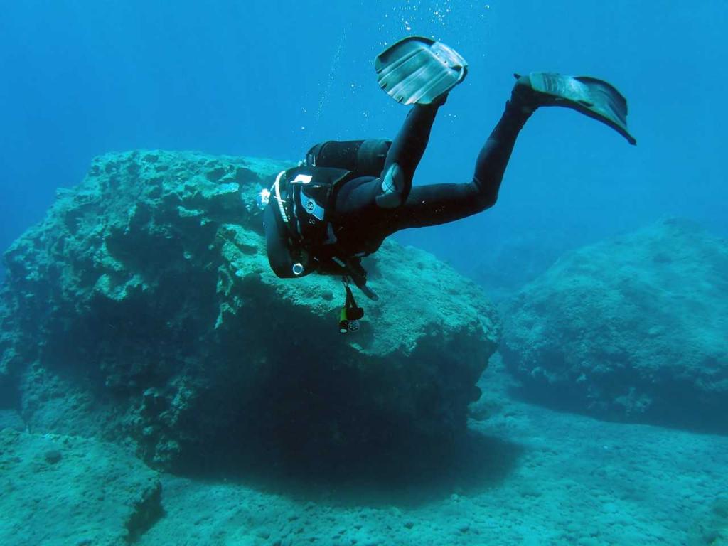 Επιχείρηση «καθαρή Καλντέρα» στη Σαντορίνη